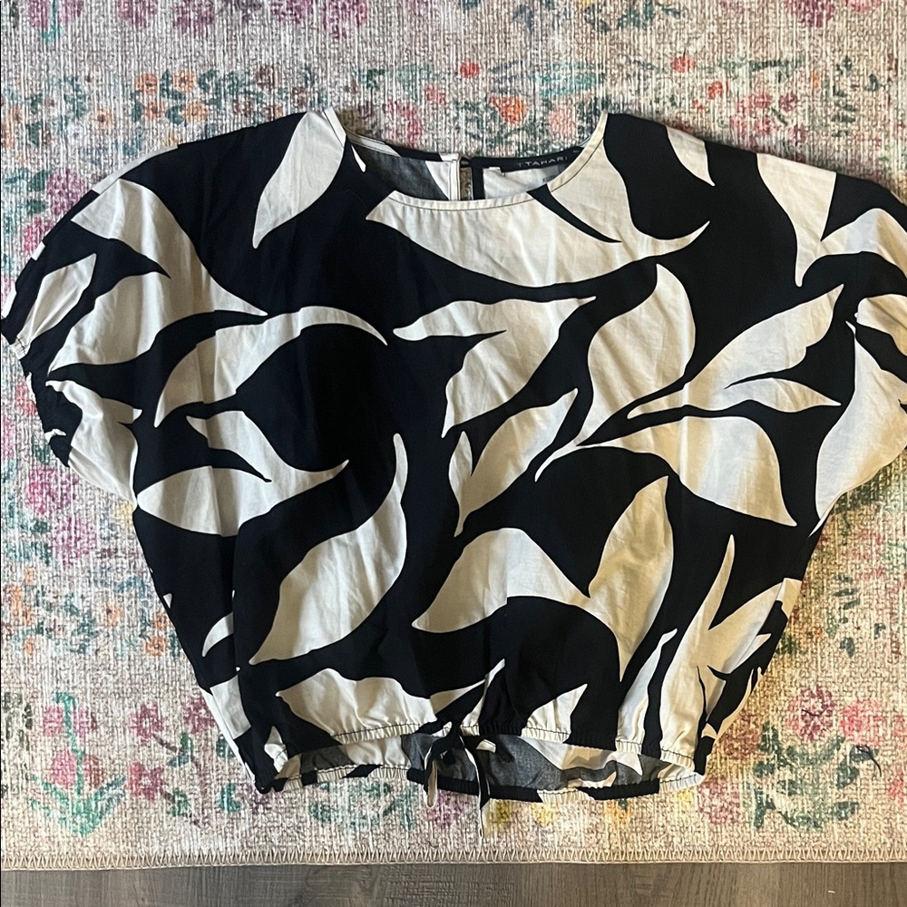 T Tahari Black and White Abstract Blouse